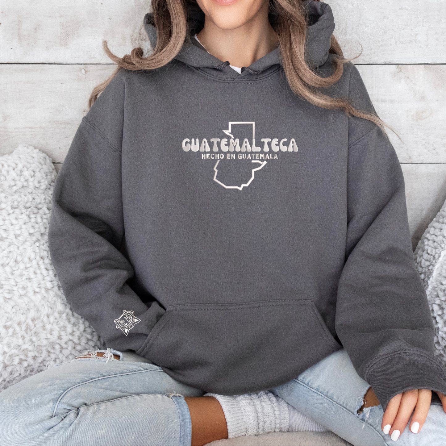 'Hecho En' Latina Embroidered Sweatshirt Hoodie